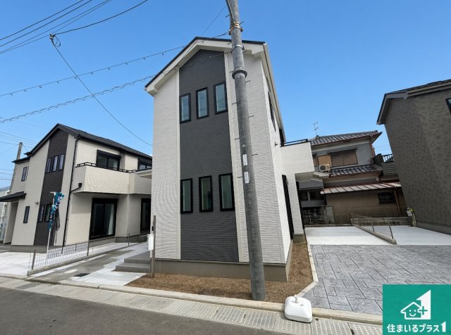 ◆堺市美原区阿弥　新築一戸建ての外観|安心の10年保証！外観を美しく保ち、雨水で汚れを落とします！気になることがありましたら、お気軽にお問い合わせください！