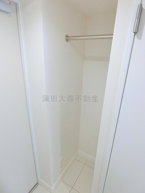 リヴシティ蒲田イーストの設備|玄関コートハンガー