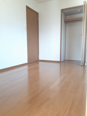 アプリコットガーデンの内装|明るい室内です