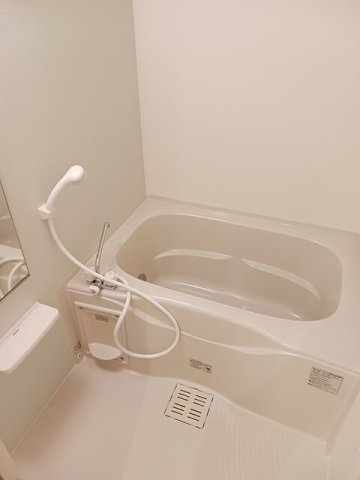 アートハウス２５・Ｂの浴室|コンパクトで使いやすいお風呂です
