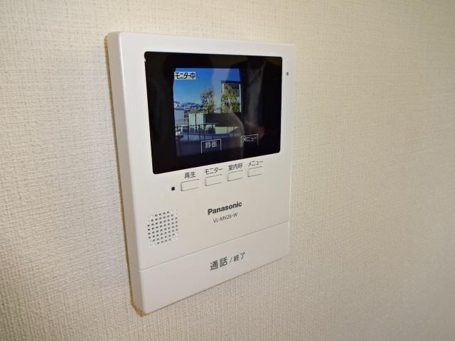 ルルーシェの内装|カメラ付インターホン