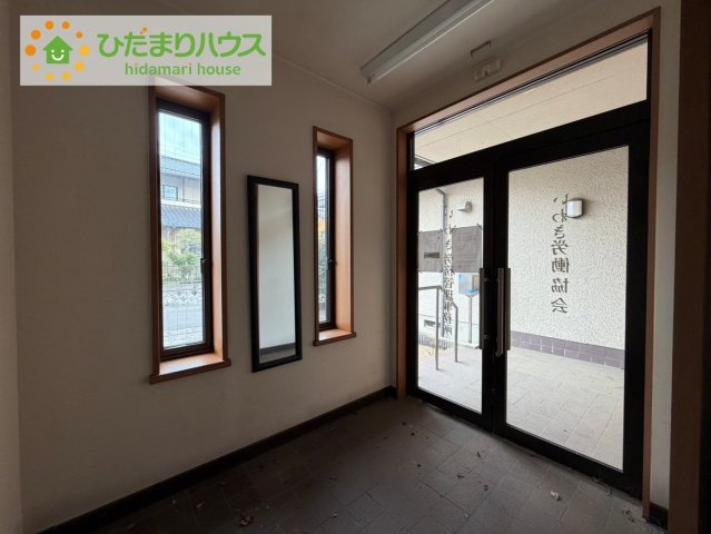 いわき市小名浜玉川南　中古戸建の玄関|お客様をお出迎えできる、大きな玄関となります。