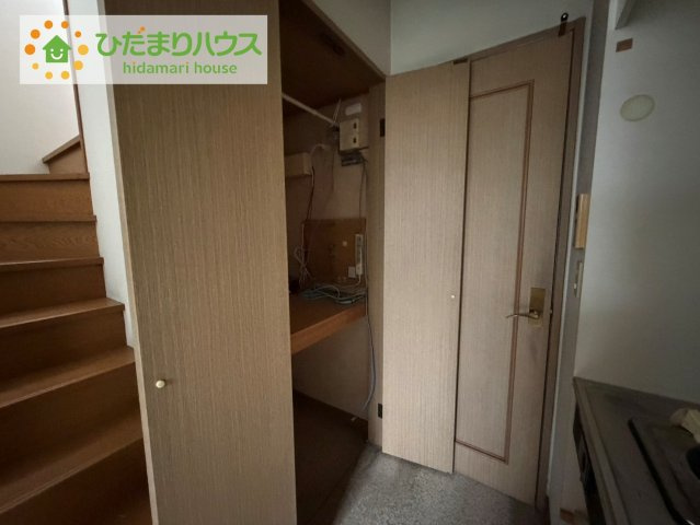 いわき市小名浜玉川南　中古戸建の収納|階段下には、大き目な収納がございます。