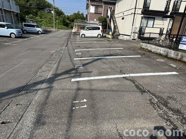 リバーサイド の駐車場