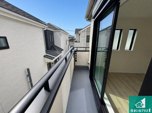 ◆堺市美原区阿弥　新築一戸建てのバルコニー|日当たりのよいバルコニー！お部屋が開放的に！