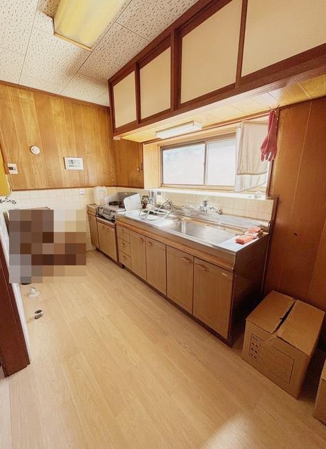 香里ケ丘1丁目　中古一戸建てのキッチン|明るいキッチン
■物件内覧・資金計画相談・住宅ローン相談、リフォーム相談、お問合せ受付中■
※当日・翌日のご内覧、ご相談はお電話でのお問合せがスムーズです！