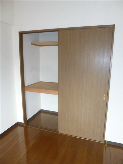 レージュ原の収納