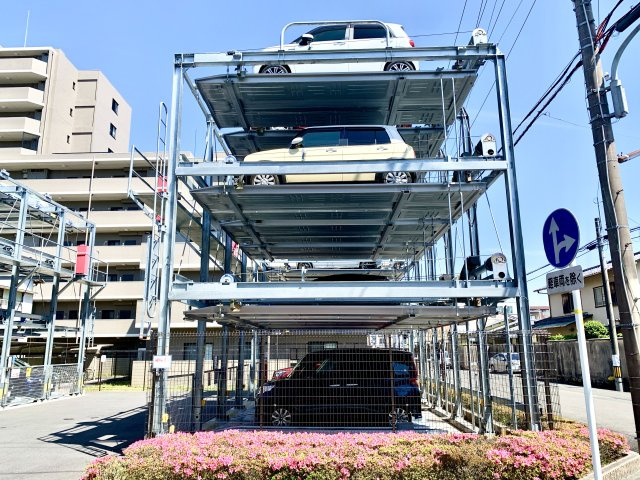 オブリージュ三番町レジデンス　静岡市葵区三番町の駐車場|車をお持ちの方に嬉しい駐車場付きの物件です