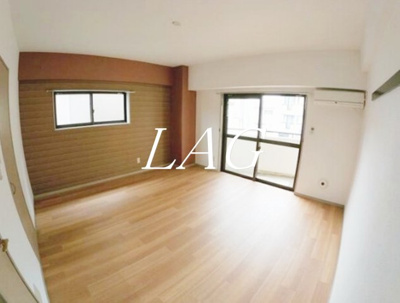 【居間・リビング】 | フローラ日野 | 洋室のお部屋です。