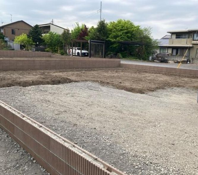 リーブルガーデンＳ第２前橋総社町植野　3号棟の前面道路含む現地写真|陽当たり良好な開放的な立地です♪
隣地とも距離があるので、ゆったり過ごせそうですね。