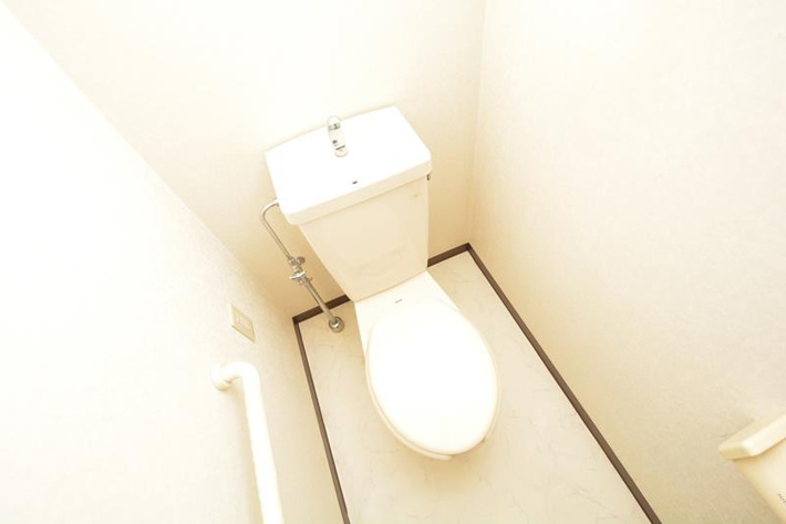 ウォシュレット付きのトイレです♪