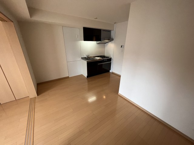南向きで明るいお部屋です！エアコン付き！