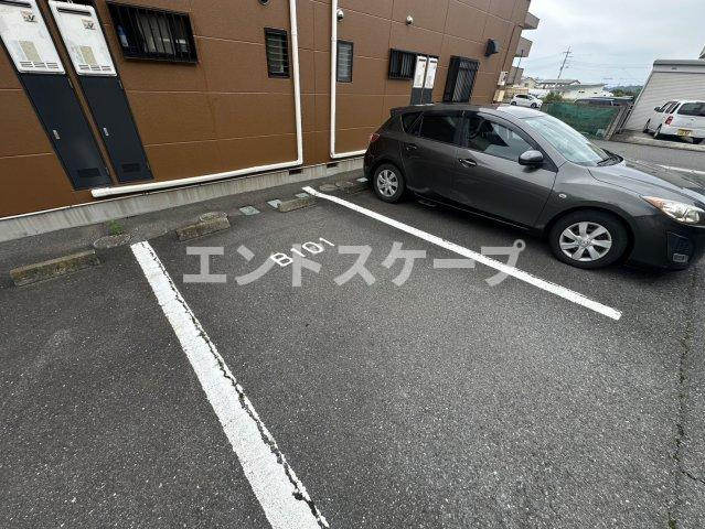 パールハイツＡの駐車場|高崎、前橋のお部屋探しはエンドスケープまで！お客様の理想お聞かせ下さい♪