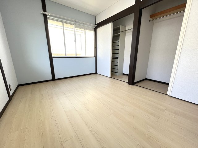 長生郡一宮町一宮　中古戸建の洋室|内外装リフォーム済み令和8年1月 システムキッチン交換 駐車並列2台可能 一宮海岸車約10分