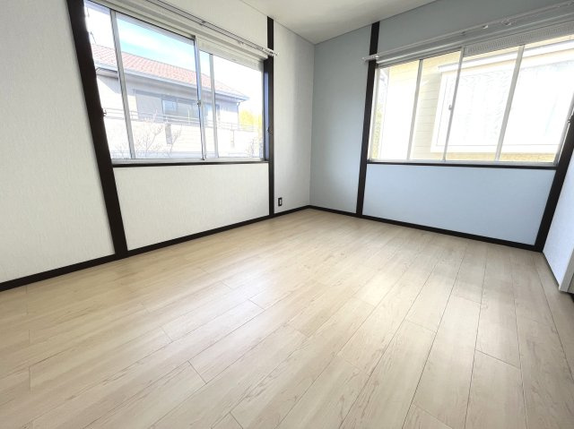 長生郡一宮町一宮　中古戸建の洋室|内外装リフォーム済み令和8年1月 システムキッチン交換 駐車並列2台可能 一宮海岸車約10分