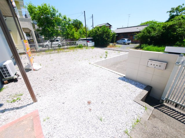 長生郡一宮町一宮　中古戸建の庭|内外装リフォーム済み令和8年1月 システムキッチン交換 駐車並列2台可能 一宮海岸車約10分