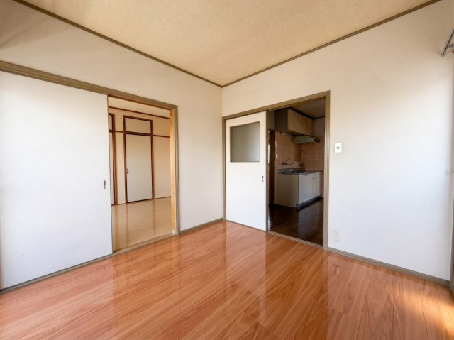 ドミール小山の居間・リビング