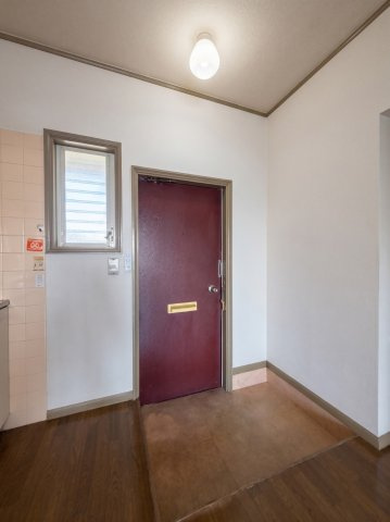 ドミール小山の玄関