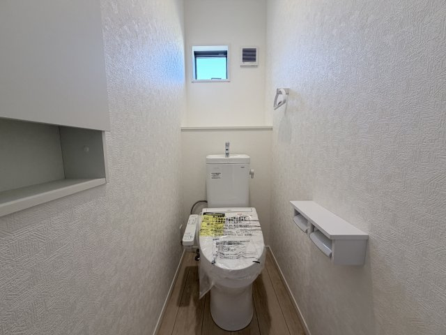クレイドルガーデン前橋市稲荷新田町第３　４号棟のトイレ|2階トイレです。清潔感のある白を基調としています。