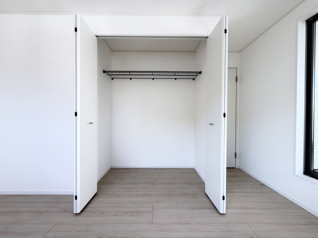 クレイドルガーデン前橋市稲荷新田町第３　４号棟の収納|２階洋室2収納です