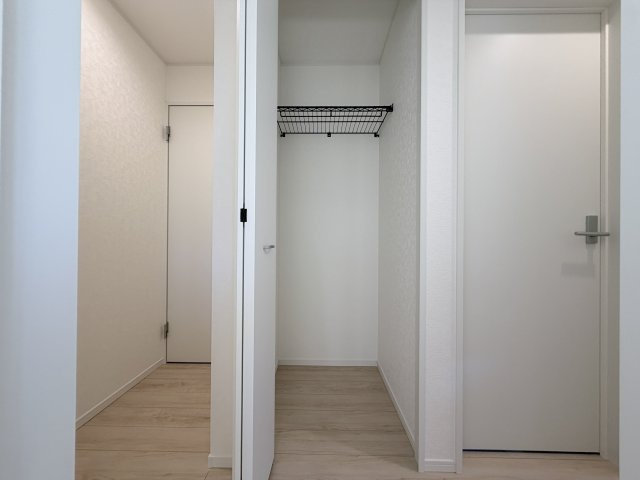 クレイドルガーデン前橋市稲荷新田町第３　４号棟の収納|２階廊下収納付き♪