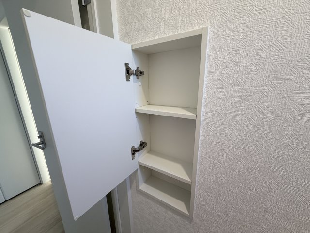 クレイドルガーデン前橋市稲荷新田町第３　４号棟のトイレ|1階トイレです。清潔感のある白を基調としています。
温水洗浄・便座暖房機能の付いた快適なトイレです☆