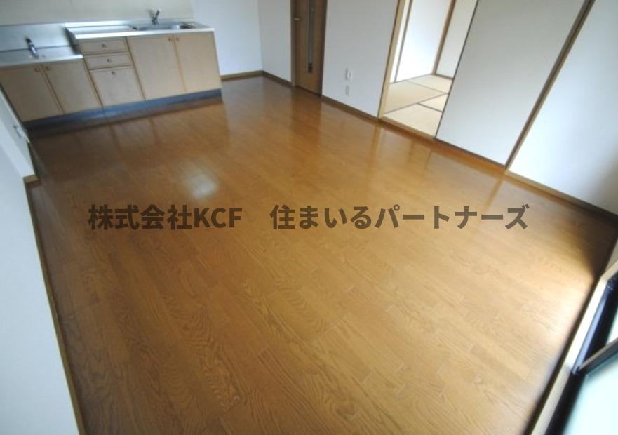 ハイネス迎野の居間・リビング|ゆったりとした居間です