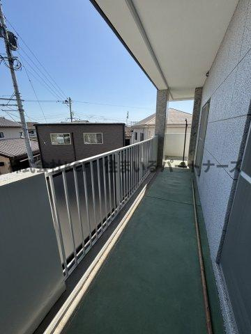 組坂ビルNo8のバルコニー|お洗濯にも便利なバルコニー付き