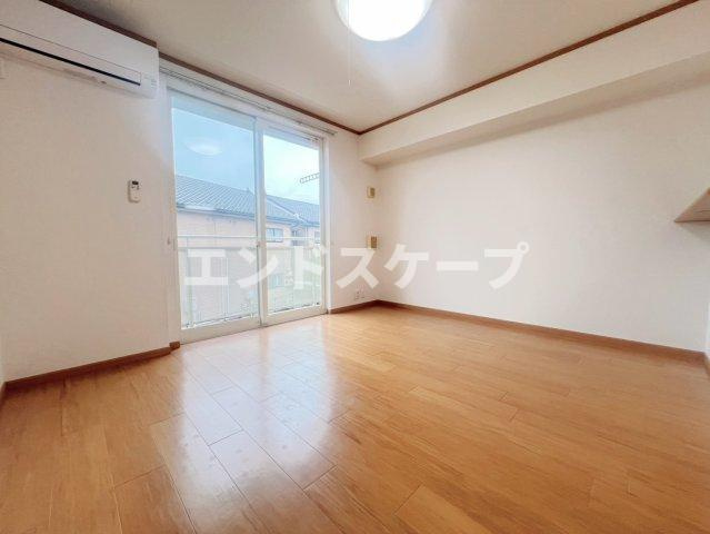 メゾン　ローズアヴニールの居間・リビング|高崎、前橋のお部屋探しはエンドスケープまで！お客様の理想お聞かせ下さい♪