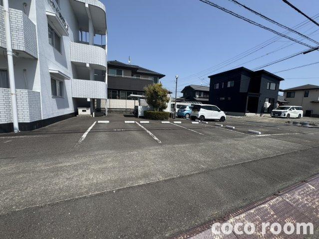メルカードあさひⅡの駐車場