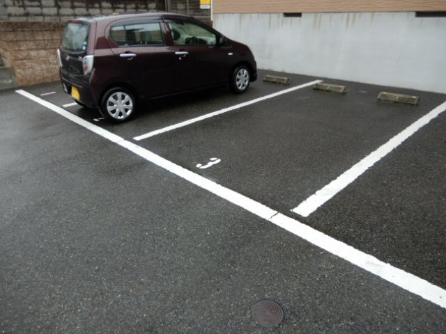 シャーメゾン広野の駐車場