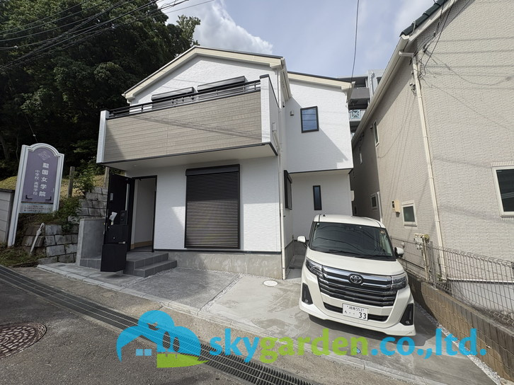 藤沢市花の木　新築戸建　全１棟