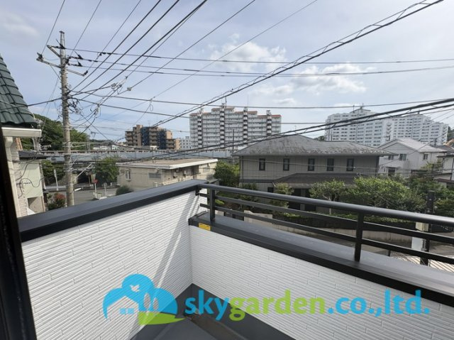 藤沢市花の木　新築戸建　全１棟のバルコニー