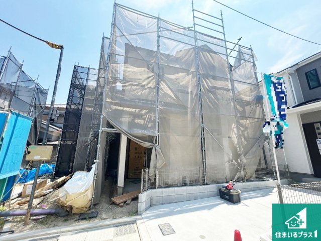 堺市美原区阿弥　新築一戸建ての外観|周辺は落ち着いた街並みの住宅地！子育てがしやすい住環境です！まだ未完成ですが、現地でしかわからない事もございます。是非一度ご覧ください。
