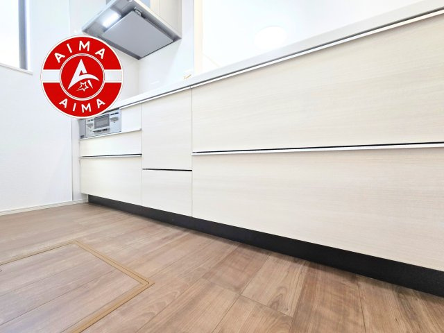 古賀市日吉2丁目第1-2棟（A号棟）の内観：施工例|ご家族を近くに感じられる対面キッチンのLDK。会話もはずみそうですね。