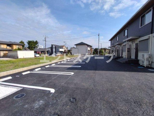 アークイーストの駐車場|高崎、前橋エリアのお部屋探しはエンドスケープまで！お客様の理想お聞かせ下さい♪
