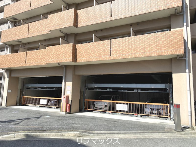 【駐車場】サンコーウィズダムスクウェア