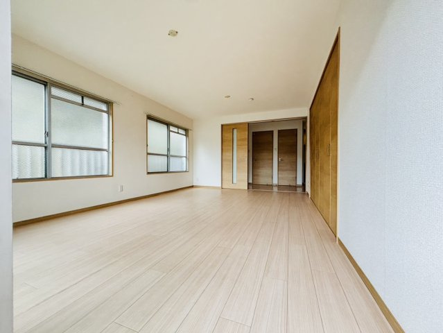 太宰府市五条２丁目の賃貸マンションの居間・リビング|別号数タイプ