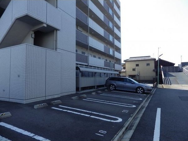 セントラルハイツ明野の駐車場|駐車場完備です