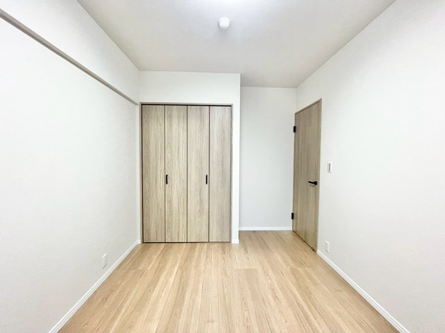 【寝室】 | ローレルコート北千里 | 現在ご返済中のカーローン・カードローン・教育ローンなどを住宅ローンに一本化したり、家具家電購入費用・引越し費用を住宅ローンと組み合わせるなど、お客さまにメリットの多い住宅ローンのご提案が可能です。