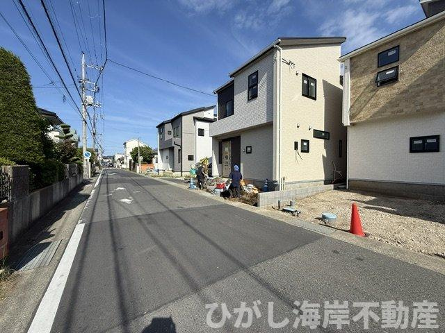 平塚市南原2丁目　新築戸建　全6棟の前面道路含む現地写真|5月14日撮影　建築中　現地外観