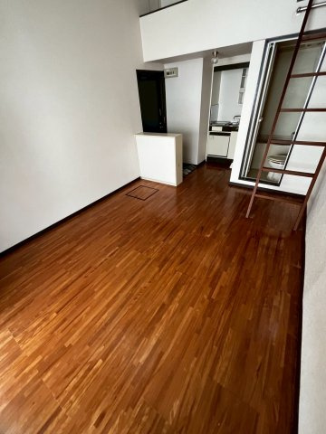 パレス甲東園の居間・リビング