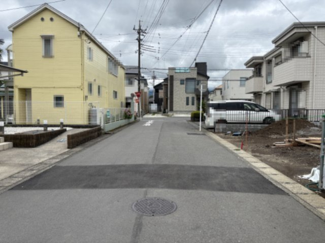 厚木市妻田西第15の前面道路含む現地写真|前面道路※2026年6月8日撮影