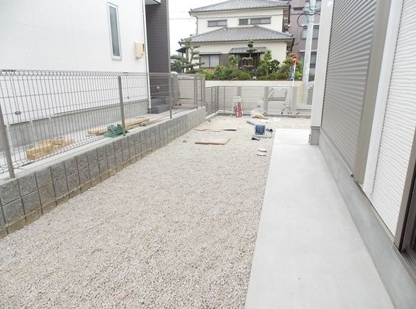 高柳町貸家 北棟の庭
