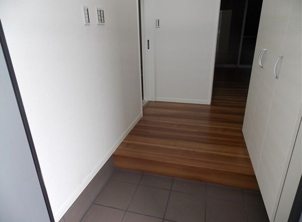 高柳町貸家 北棟の玄関