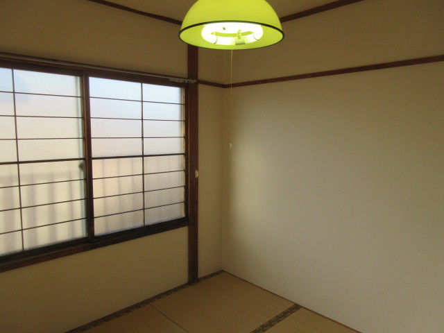 西８条ハイツの和室