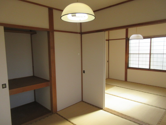 西８条ハイツの和室