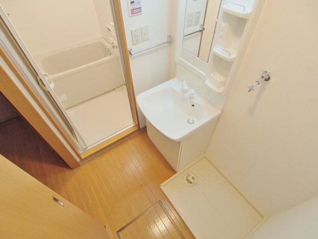 ベルジュⅠ番館の独立洗面台