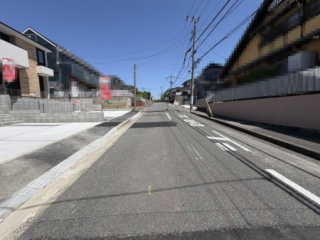 【その他】 | 福岡市東区美和台5丁目2期　2号棟（全2棟）【仲介手数料無料・0円】 | 現地写真。前面道路です。