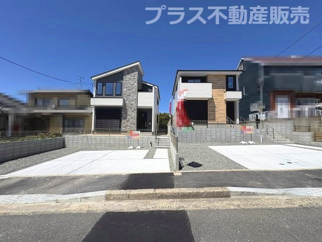 【外観】 | 福岡市東区美和台5丁目2期　2号棟（全2棟）【仲介手数料無料・0円】 | 現地写真。プラス不動産販売なら、現場の全ての棟をまとめてご見学頂けます。